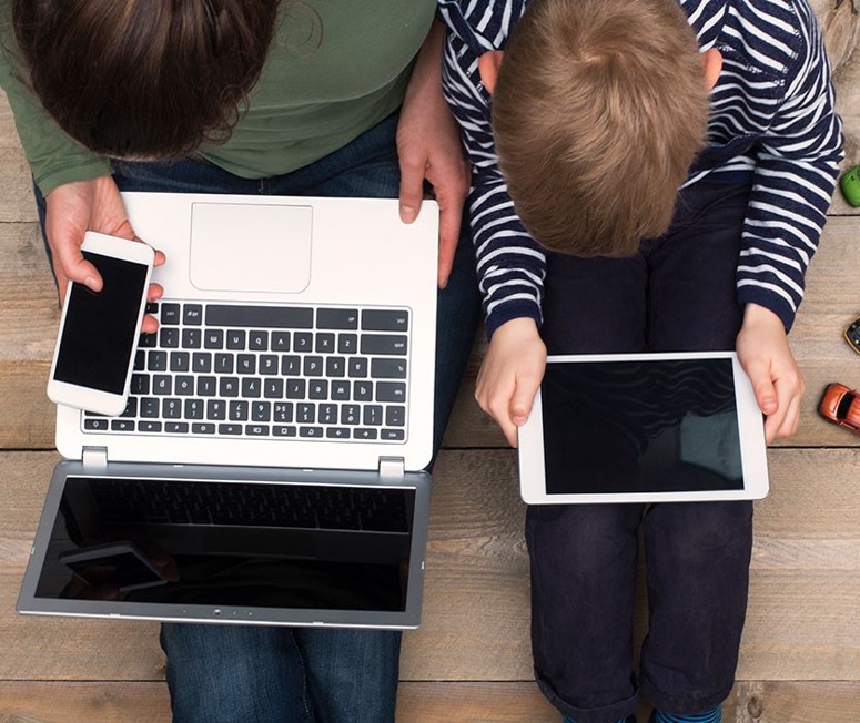 The Influence of Social Media Usage and Screen Time on Parent-Child Relationship